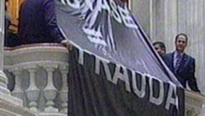 Banner ironic la motiune: Anastase=Frauda
