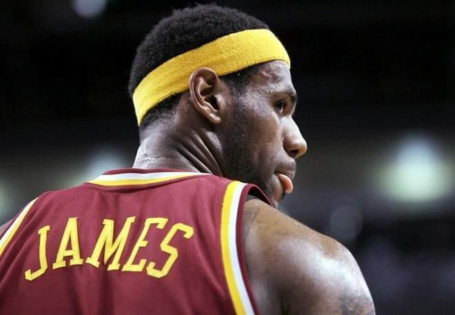 Boston Celtics - Miami Heat 88-80/ Debut cu stangul pentru LeBron James