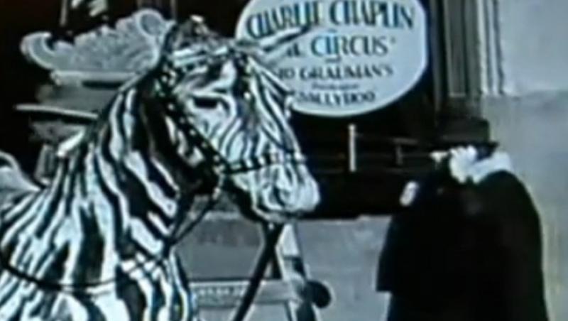 Gafa imensa intr-un film cu Charlie Chaplin