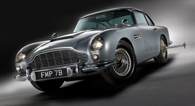 S-a vandut Aston Martin-ul lui Bond. James Bond!