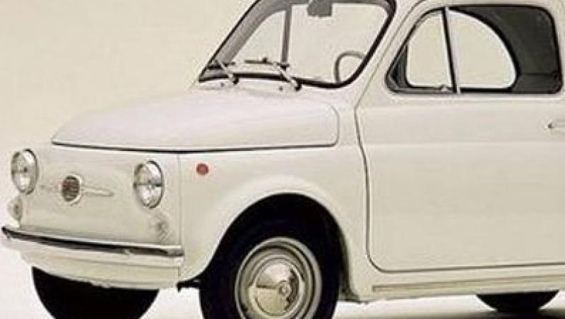 VIDEO! Scoala de soferi pentru tinerii sub 18 ani, pe Fiat 500 retro