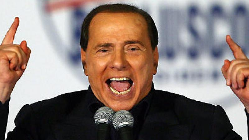 VIDEO! Berlusconi se tine de glume