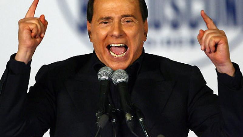VIDEO! Berlusconi se tine de glume
