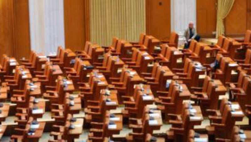 Deputatii PSD si PNL au parasit plenul, protestand fata de constituirea grupului independentilor