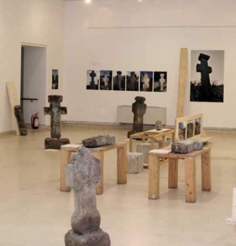 Expozitia "Cruci de piatra" la Muzeul Taranului Roman