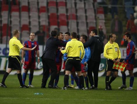 UEFA: Steaua, amendata cu 30.000 de euro, iar Kapetanos sta patru meciuri pe tusa