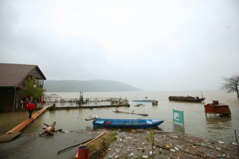 Specialistii maghiari sustin ca reziduurile toxice au ajuns in Dunare