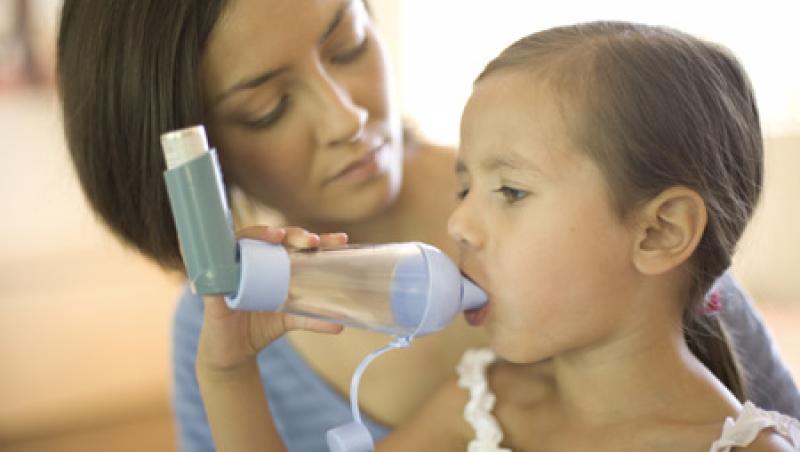 Mamele stresate inrautatesc astmul copiilor