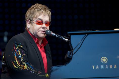 Elton John: "O iubesc pe Lady Gaga ca pe propria fiica"