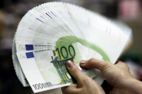 Rezervele valutare ale BNR au scazut cu 270 mil. euro in octombrie