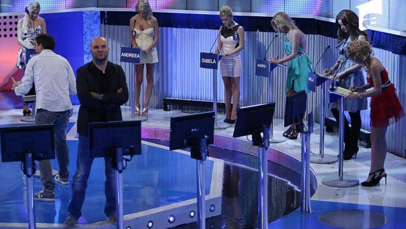 Dan Capatos se lupta cu Bianca Dragusanu si  alte 49 asistente tv la ”Te pui cu blondele?”