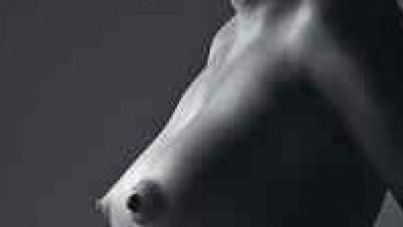FOTO! Miranda Kerr a pozat nud insarcinata
