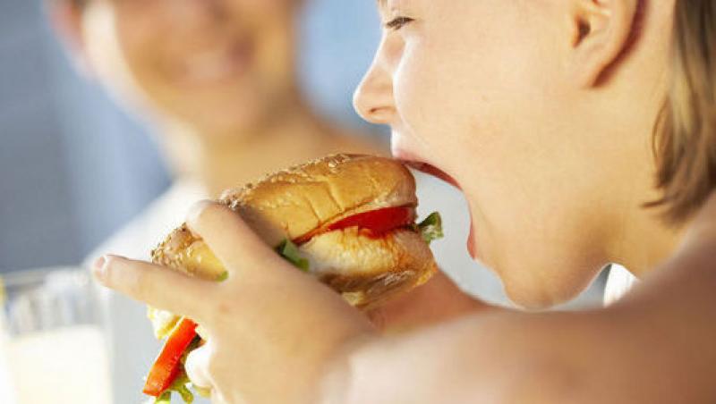 Nutritie: Fereste-l pe cel mic de fast-food!