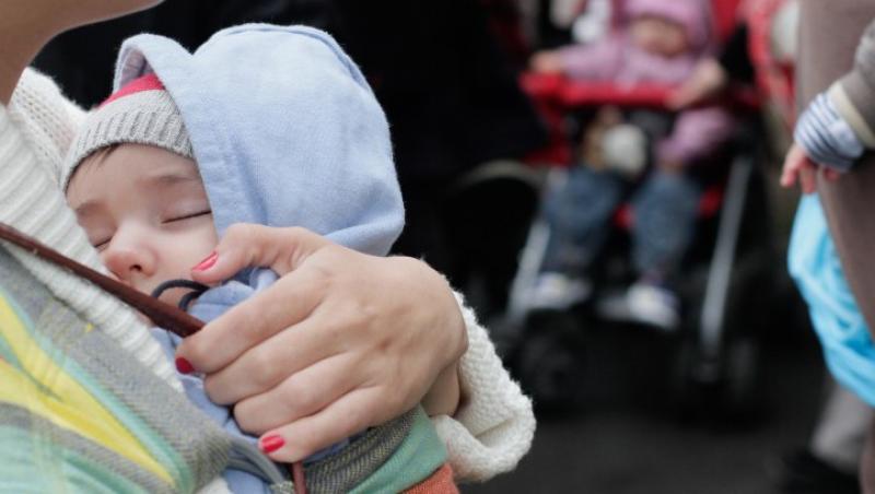 Criza creste natalitatea in Romania. De teama ca si-ar putea pierde locul de munca, tot mai multe femei devin mamici