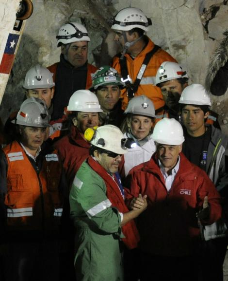 Celebritatea naste monstri: minerii din Chile au ajuns niste profitori