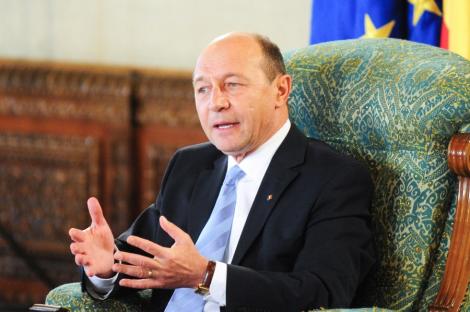 Basescu ataca CCR: "O institutie penibila"