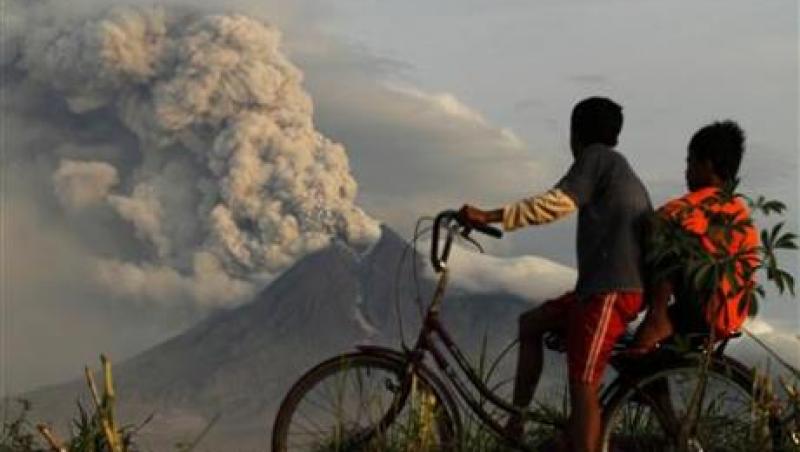 VIDEO! Indonezia: Bilantul eruptiei vulcanului Merapi a ajuns la 240 de morti