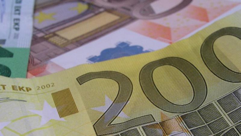 Irlanda isi negociaza salvarea cu UE si FMI
