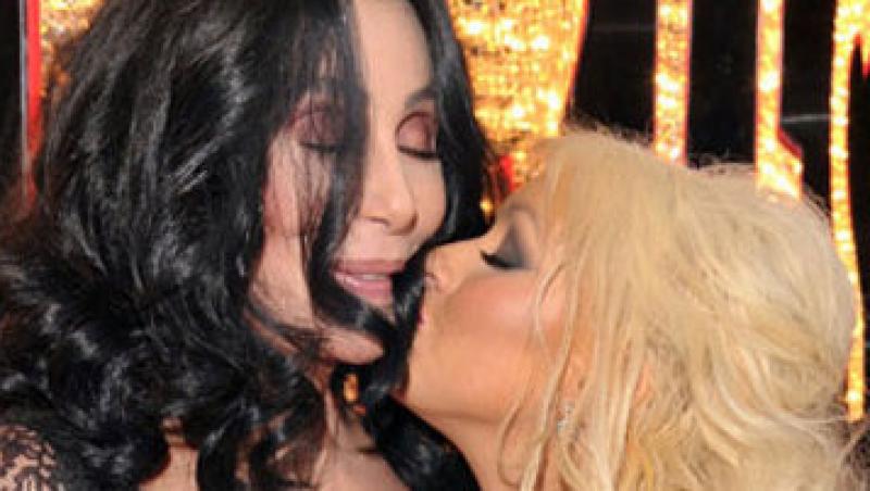 Sexy: Cher si Aguilera s-au pupat cu foc!