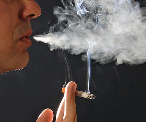 Studiu: Mii de nefumatori mor anual din cauza fumatului pasiv