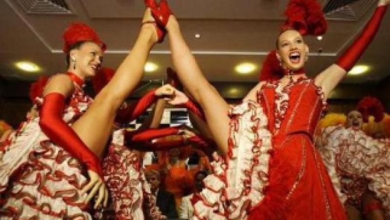 Trupa cabaretului Moulin Rouge a stabilit sase recorduri mondiale