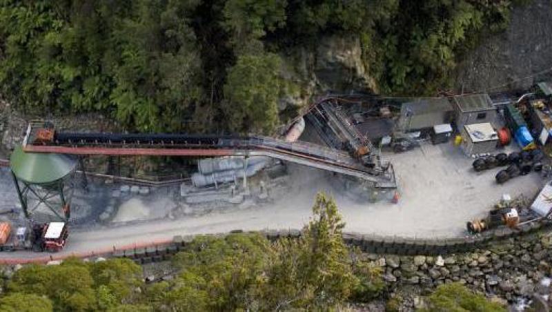 Noua Zeelanda: 30 de persoane date disparute in urma unei explozii produse intr-o mina