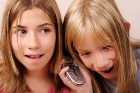 Telefonul mobil, daunator copilariei