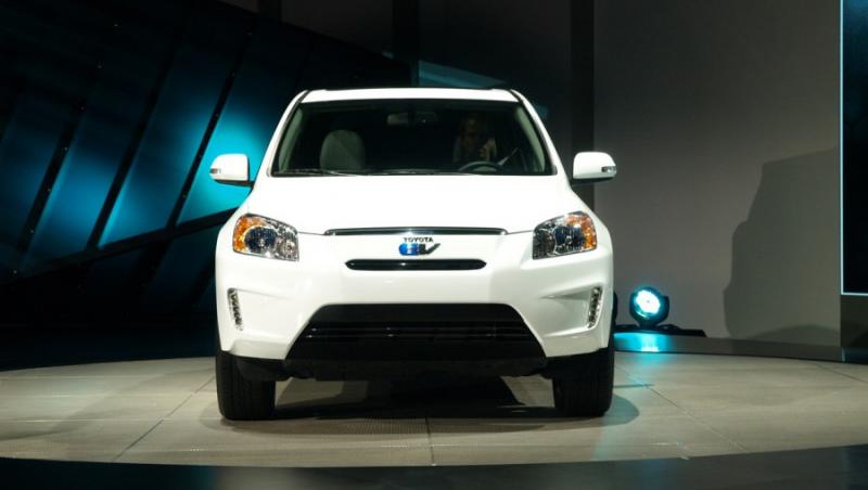 FOTO! Vezi cum arata noul RAV4 EV, electrica produsa de Toyota si Tesla