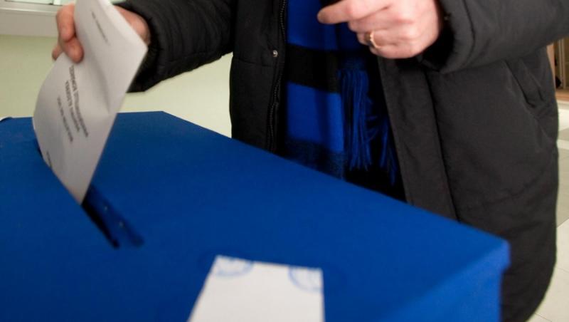 Sondaj: 70% dintre romani vor schimbarea sistemului de vot