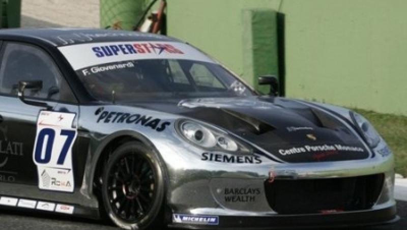 Porsche Panamera lanseaza primul model de curse