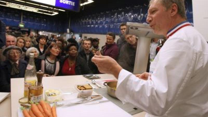 VIDEO! Bucatarie rafinata la metroul din Paris
