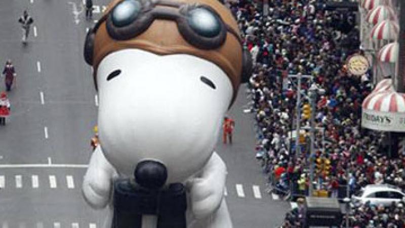 FOTO! Snoopy, Kung Fu Panda, Strumfii si alte personaje in parada Macy's