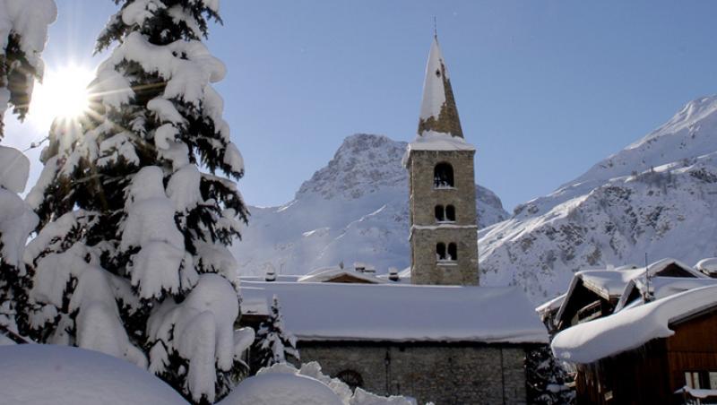 Val d'Isère - locul unde zapada poposeste pana in luna mai