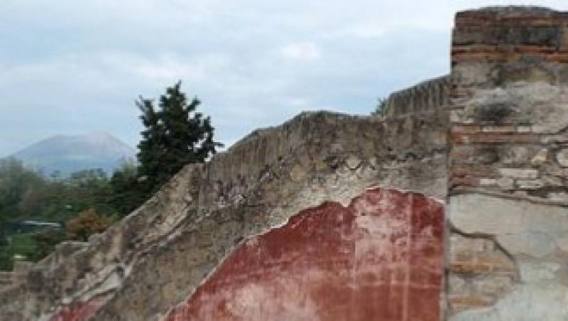 Un zid de 12 metri din situl arheologic Pompei s-a prabusit