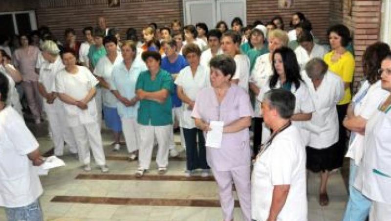 Protest spontan la spitalul din Borsa: Angajatii nu si-au primit salariile pe luna octombrie