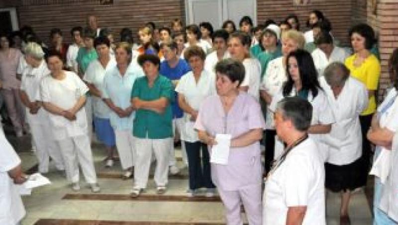 Protest spontan la spitalul din Borsa: Angajatii nu si-au primit salariile pe luna octombrie