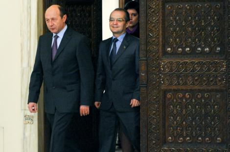 Basescu este "necajit": Situatia actuala din Educatie perpetueaza "fabricile de diplome"