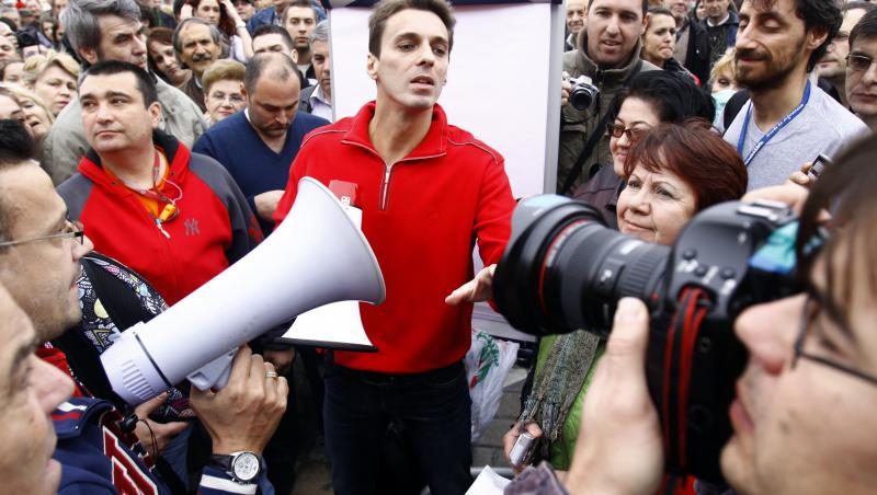 UPDATE! Manifestatie de solidaritate cu Mircea Badea in Piata Constitutiei