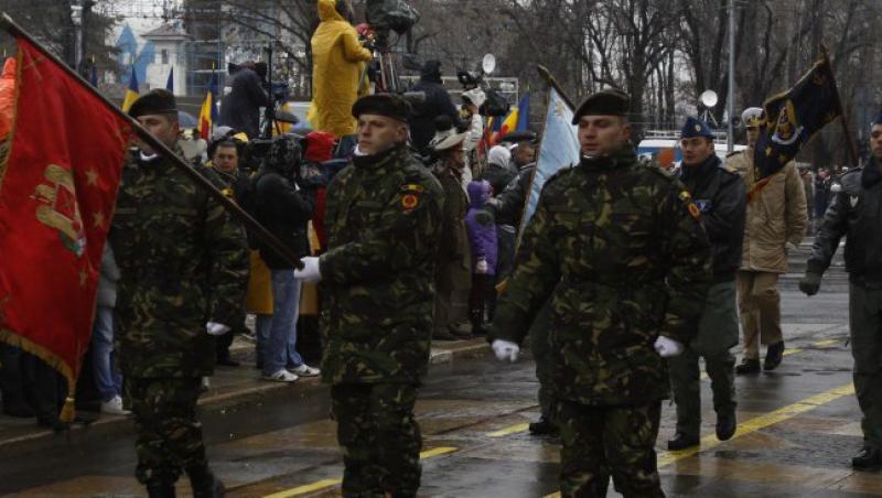 Incidente la parada: Doi soldati au facut hipotermie, altul a lesinat