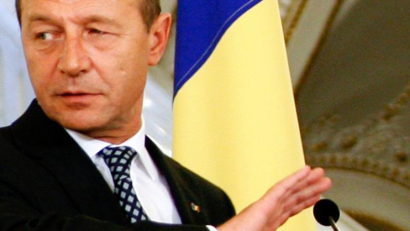 Traian Basescu si ministrul Apararii nu vor lua parte la ceremoniile de 1 Decembrie