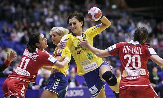 CE 2010: Romania - Serbia 40-28/ Tricolorele se califica in grupele principale