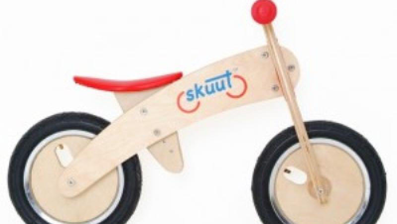 Skuut, bicicleta de lemn pentru prescolarul tau