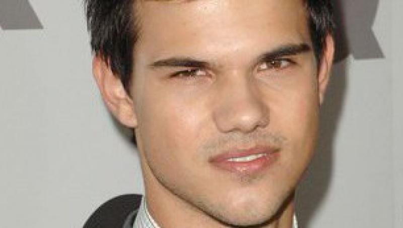Taylor Lautner, bagat la carcera in noul sau film
