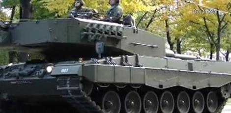 Armata austriaca isi vinde tancurile pentru a face economie