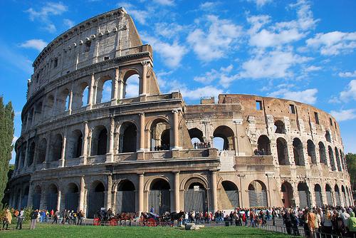 Raport: Romanii raman cea mai numeroasa comunitate a imigrantilor din Italia
