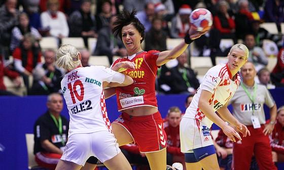 CE 2010: Romania - Croatia 31-22/ Tricolorele se impun fara probleme, dar o pierd pe Paula Ungureanu