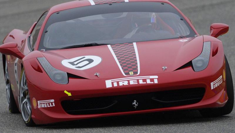 VIDEO: Ferrari 458 Challenge, pe circuit!