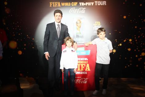 Trofeul Cupei Mondiale aduce inca un Trofeu la Bucuresti!