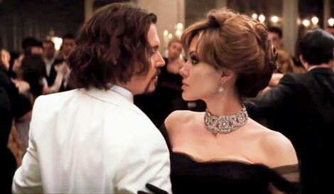 Johnny Depp: "Angelina Jolie este ca o intruchipare a unui poem"