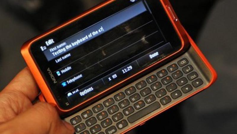 Nokia a amanat lansarea lui E7